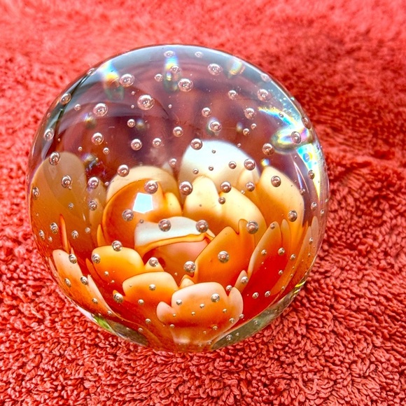 Vintage Controlled Bubble Orange/Peach Peony Paperweight Art Glass - Picture 1 of 4